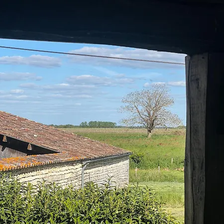 Maison Proche De L'estuaire Brie-sous-Mortagne